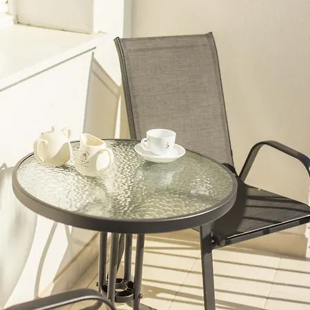 Victoria Apartment *